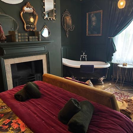 Mademoiselle'S Boutique Holiday Accommodation Whitby Exterior photo