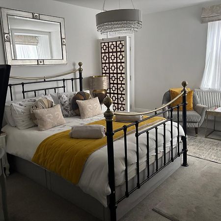 Mademoiselle'S Boutique Holiday Accommodation Whitby Exterior photo