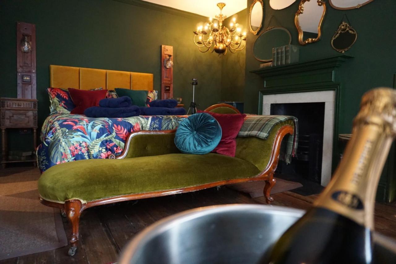 Mademoiselle'S Boutique Holiday Accommodation Whitby Exterior photo